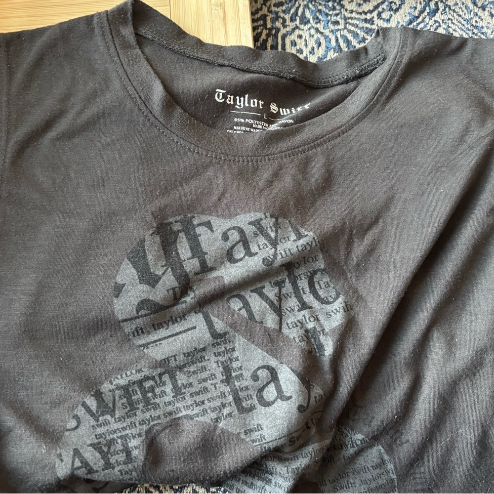 Taylor Swift Black Graphic T-Shirt